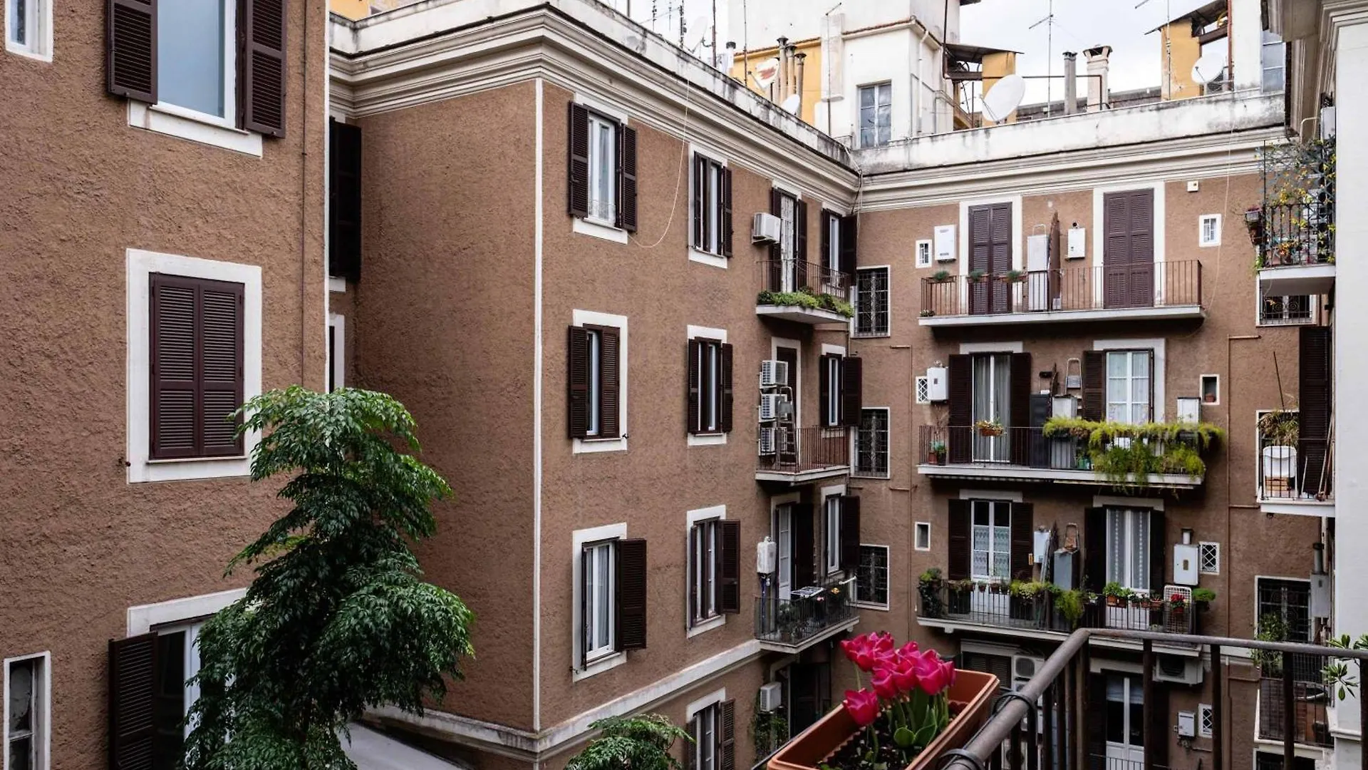Via G. Ferrari Private Apartment Rome